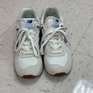 New Balance Womens White and Blue Sneakers